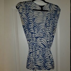 Banana Republic L cap sleeve top with tie back